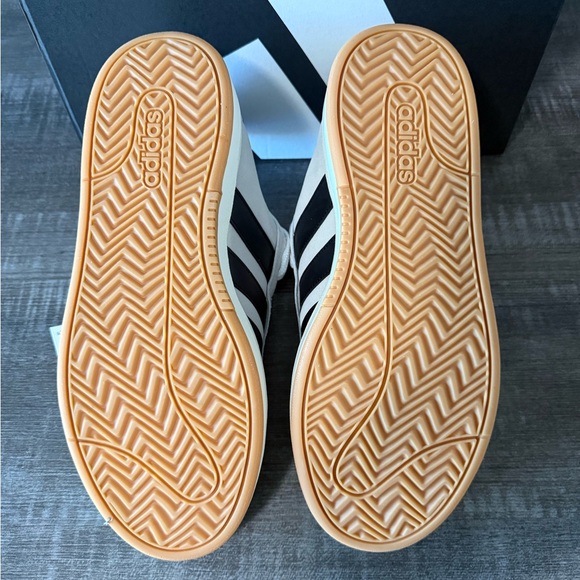 Adidas Grand Court Alpha 00s in Black and White - Picture 4 of 5